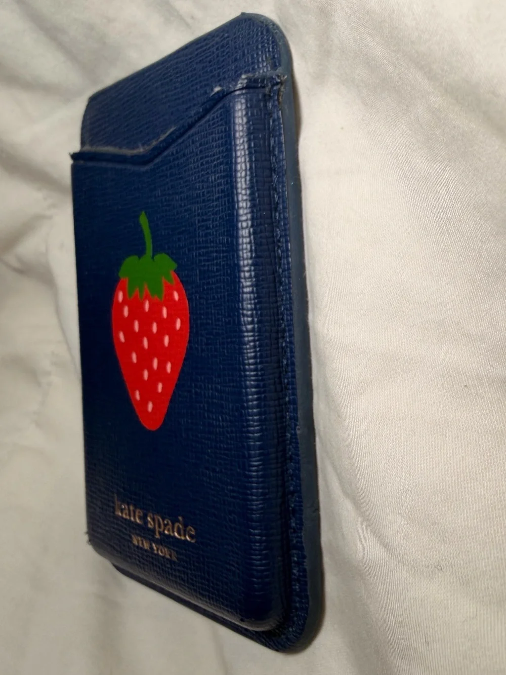 kate spade magsafe compatible